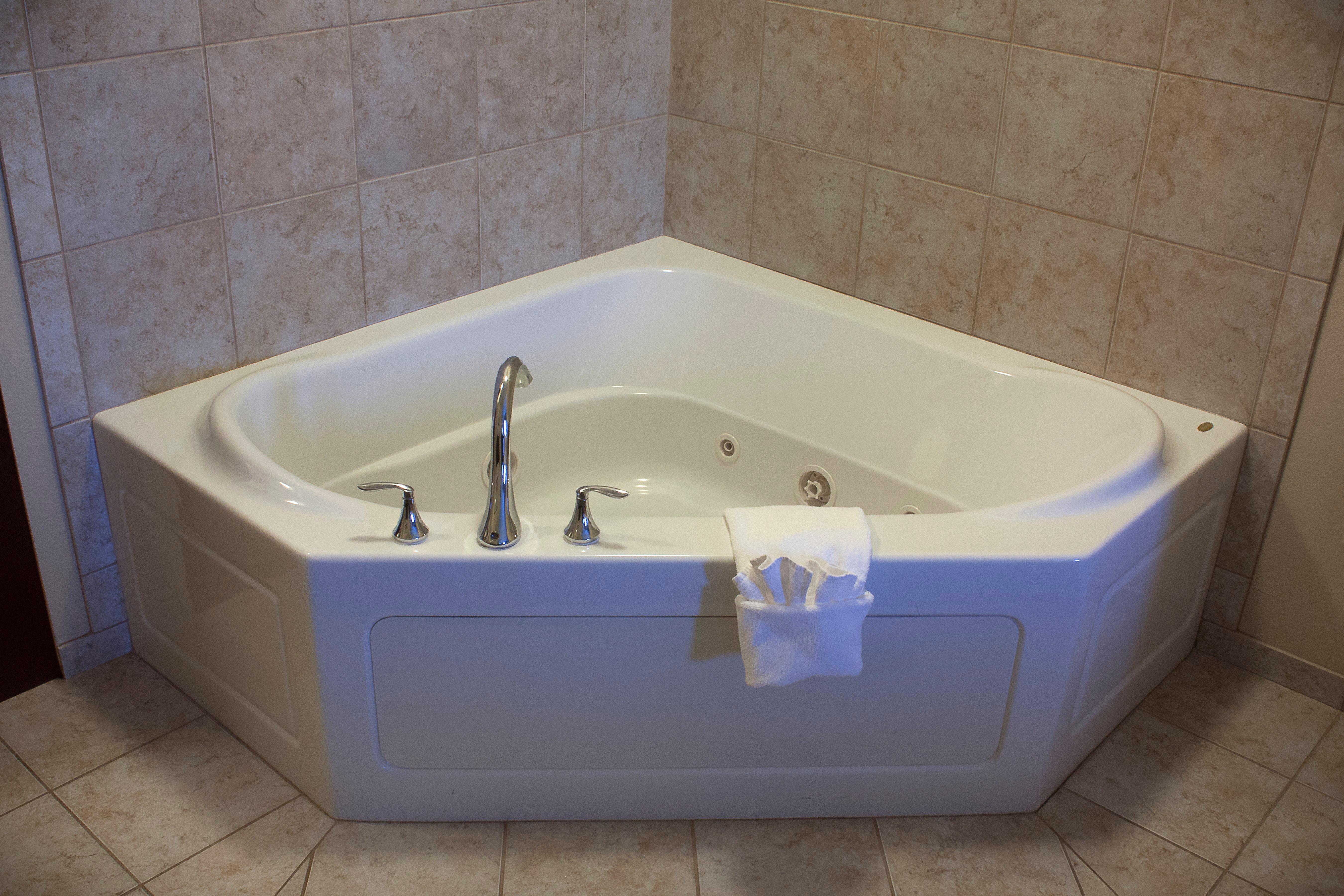 Holiday Inn Express & Suites Youngstown West I 80, An Ihg Hotel Экстерьер фото