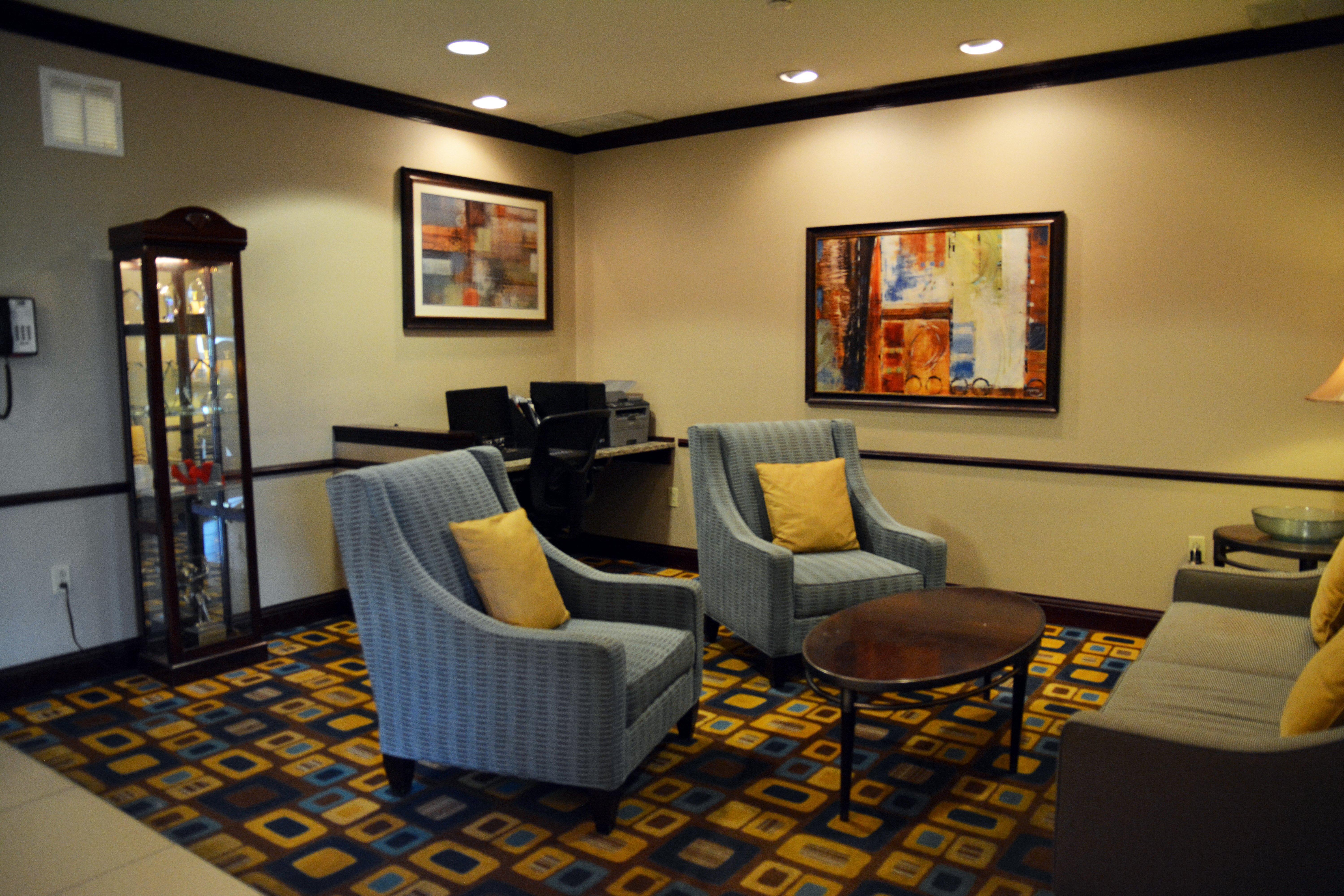 Holiday Inn Express & Suites Youngstown West I 80, An Ihg Hotel Экстерьер фото