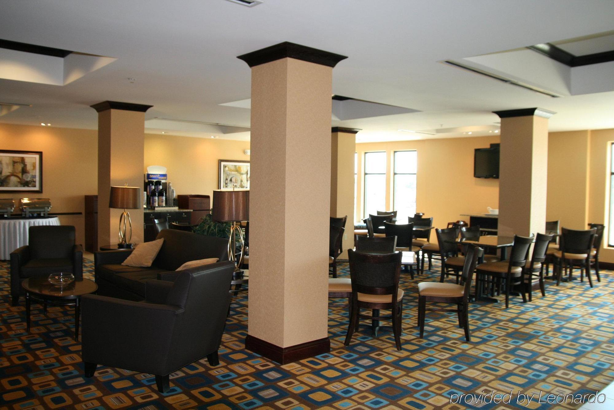 Holiday Inn Express & Suites Youngstown West I 80, An Ihg Hotel Экстерьер фото