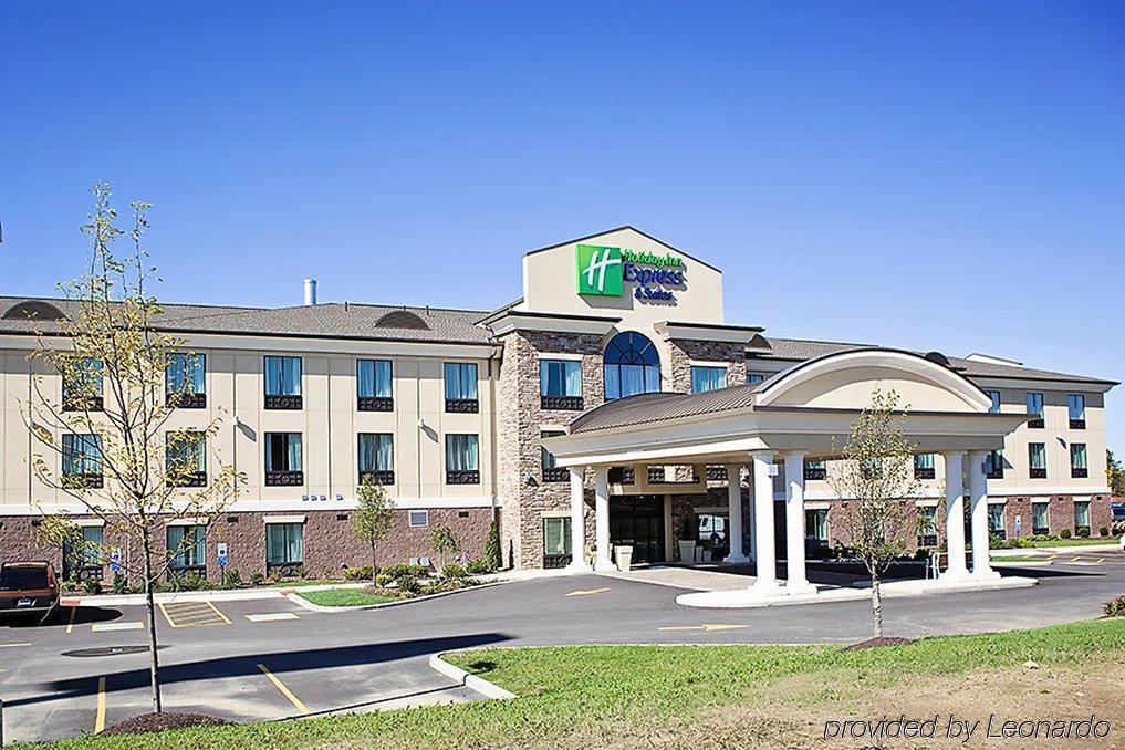 Holiday Inn Express & Suites Youngstown West I 80, An Ihg Hotel Экстерьер фото