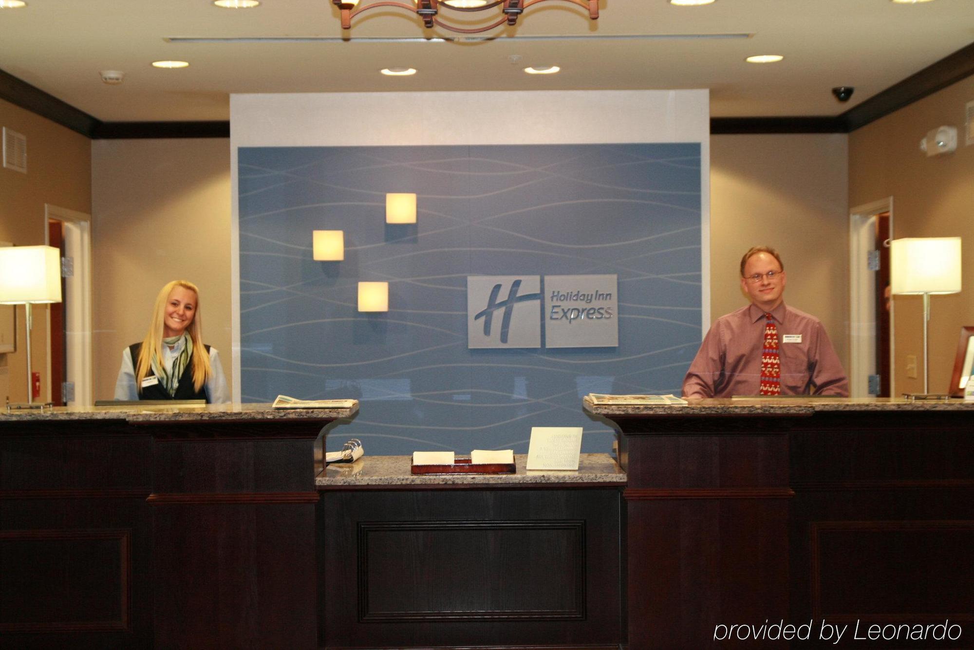 Holiday Inn Express & Suites Youngstown West I 80, An Ihg Hotel Экстерьер фото