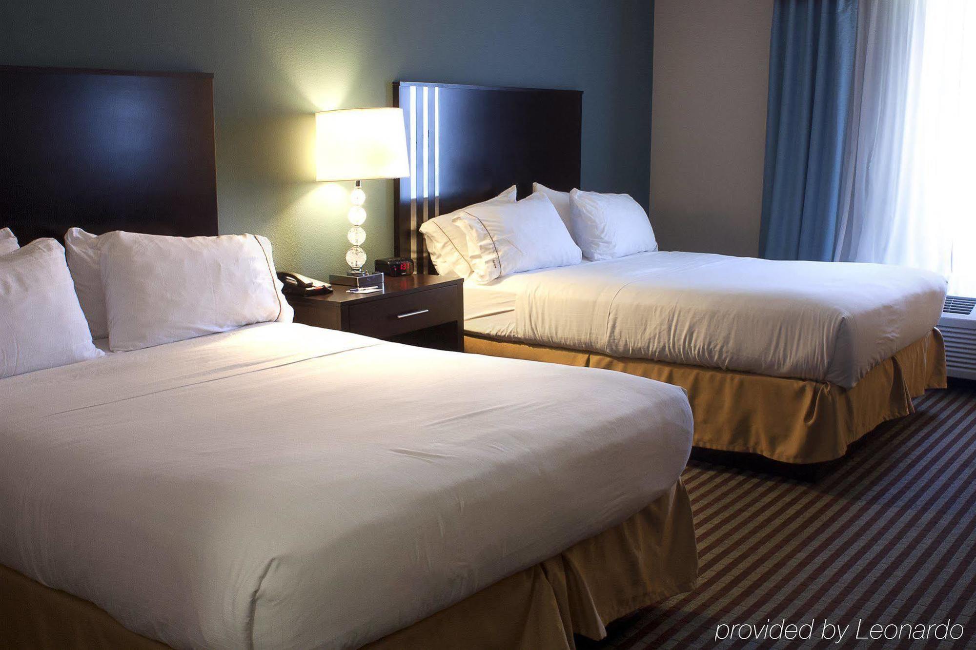 Holiday Inn Express & Suites Youngstown West I 80, An Ihg Hotel Экстерьер фото